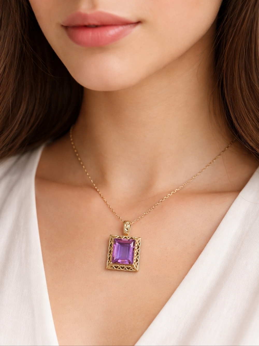 10kt Solid Yellow Gold Amethyst Emerald Cut Vintage Pendant With Heart Detail